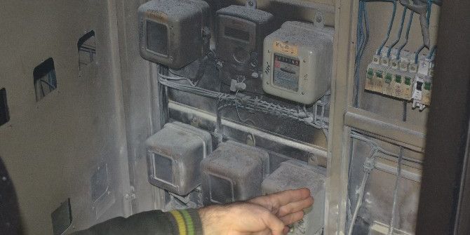 Elektrik Kontağından Çıkan Yangın Korkuttu