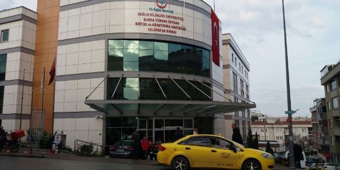 Kadın Doğum Kliniğinde Silahlı Dehşet Anı Güvenlik Kamerasında