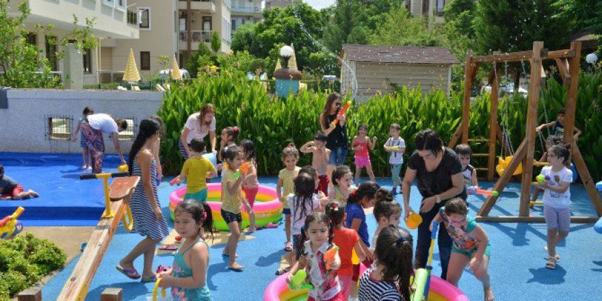 Konyaaltı Belediyesi Kreşinde Su Savaşı