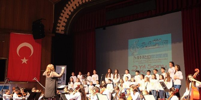 Mıp Çocukları, İkinci Yıl Sonu Konserini Verdi
