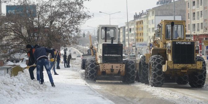 Tunceli Belediyesi Karla Mücadele Çalışmalarını Sürdürüyor