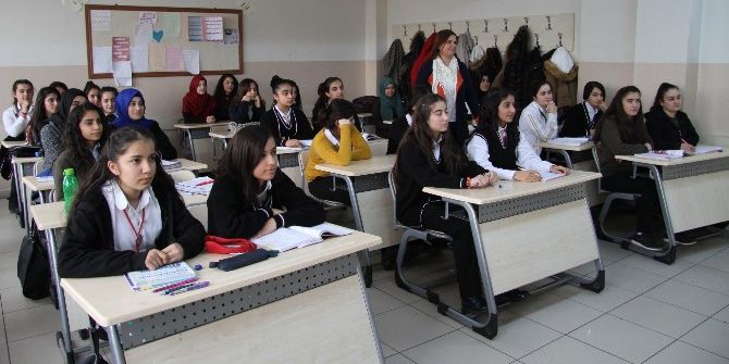 Van’da İkinci Dönemin İlk Ders Zili Çaldı