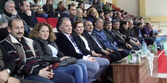 Vali Dağlı, Basketbol Maçını İzledi