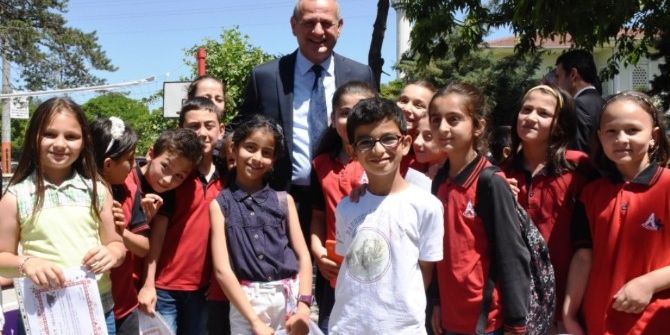 Başkan Keleş Öğrencilere Başarılar Diledi