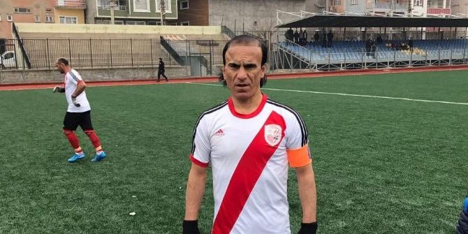 50 Yaşında İlk Maçına Çıktı