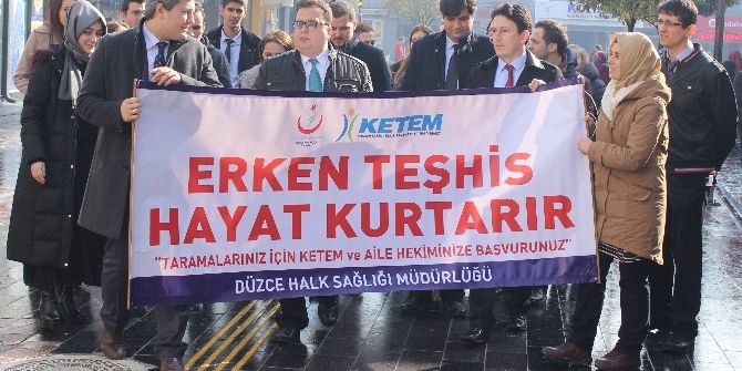 Sağlıkçılar Dikkat Çekmek İçin Yürüdüler
