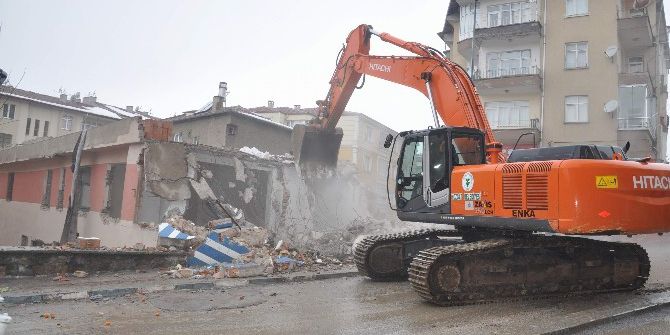 Tarihi Fatih Cami Etrafında Çevre Düzenlemesi Başladı
