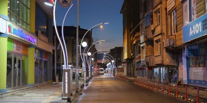 Adapazarı’nın 26 Sokağında Çevre Düzenleme Çalışmaları Tamamlandı