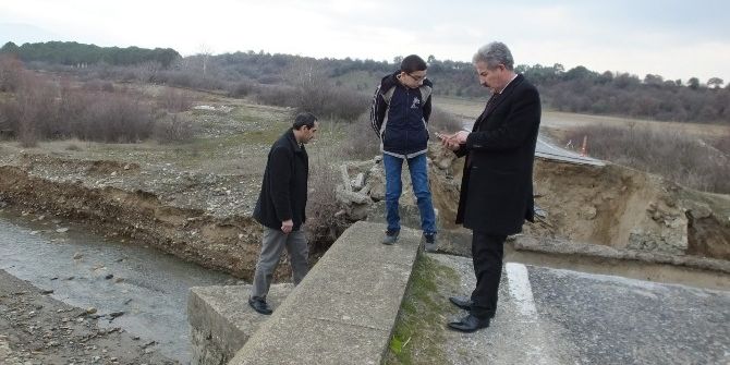 Burhaniye’de Selin Yıktığı Köprü Vatandaşları Mağdur Etti.