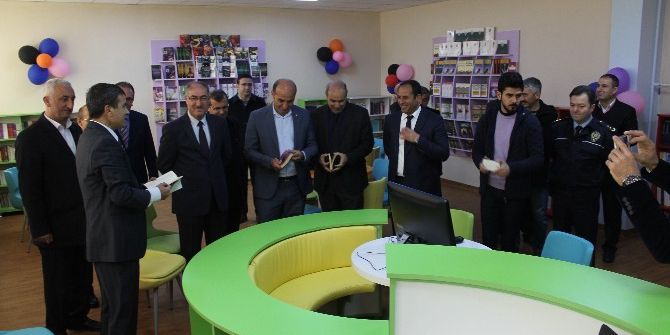 Emniyet Müdürlüğü İmam Hatip Ortaokulunda ‘Z’ Kütüphane Açtı