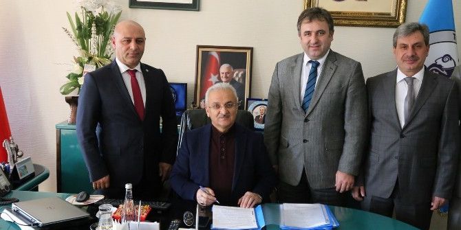Erzincan Belediyesi 128 İşçisiyle Toplu Sözleşme İmzaladı
