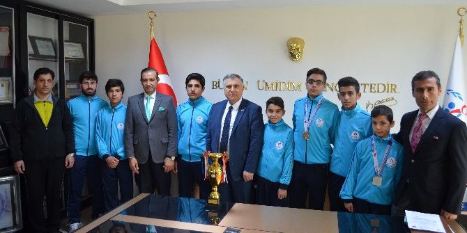 Atıcılık Sporcuları Müdürü Bağcı’yı Ziyaret Etti