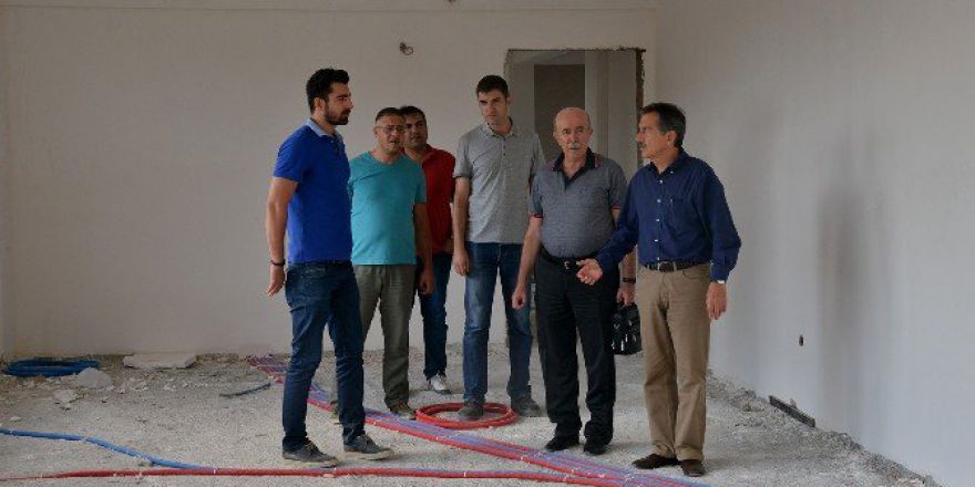 Başkan Ataç, Yunusemre Spor Kompleksini Teftiş Etti