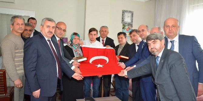 Siyasi Parti İl Başkanları, Şehit Özen’in Ailesini Ziyaret Etti