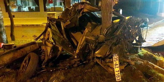 Manisa’da Otomobil Ağaca Çarptı: 1 Ağır Yaralı