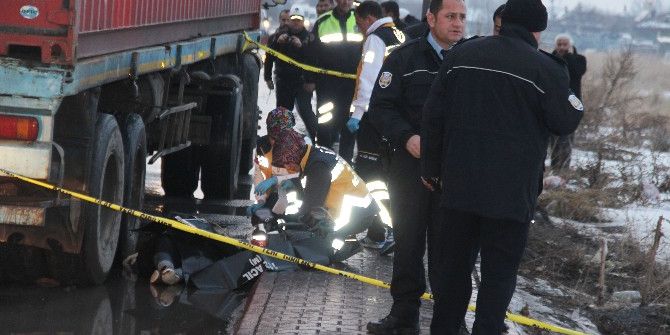 Savaştan Kaçtı, Tırın Altında Can Verdi