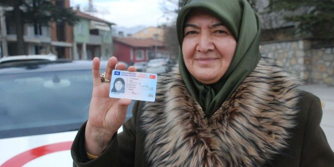 64 Yaşında Ehliyet Aldı