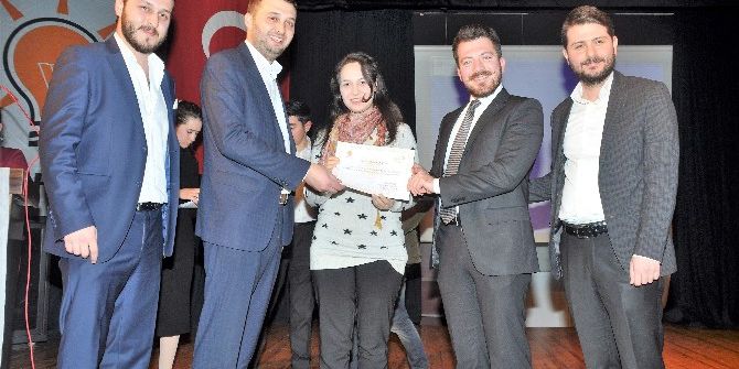 Ak Gençler Dayanışma Ve Tanışma Etkinliğinde Buluştu