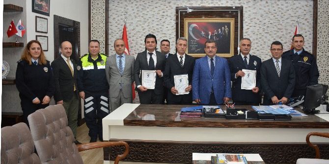 Antalya’da 3 Polis Memuru ’Ayın Polisi’ Seçildi