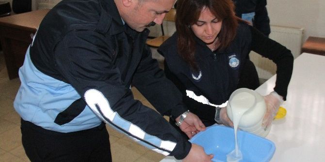 Dilenciler Bunu Da Yaptı, Sütün İçinden Para Çıktı