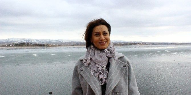 Azeri Sanatçı Azerin, 15 Temmuz Darbe Girişimini Eserleri İle Anlatıyor