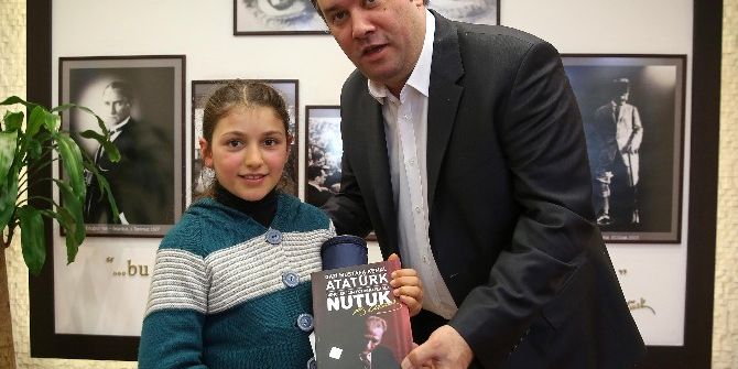 Buca Belediyesi 50 Bin Nutuk Dağıtacak