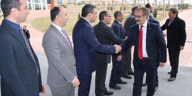 Gaziantep Üniversitesi Rektörü Prof. Dr. Ali Gür’den Mevkidaşı Karacoşkun’a Ziyaret