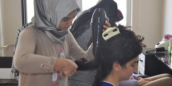 Hem Öğreniyor Hem Para Kazanıyorlar