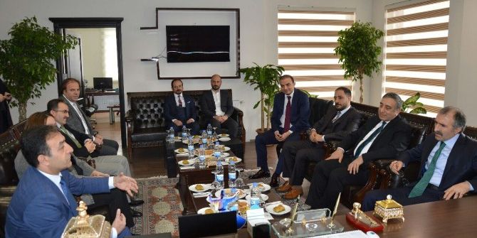 Yavilioğlu, Başkan Göğebakan İle Referandumu Konuştu