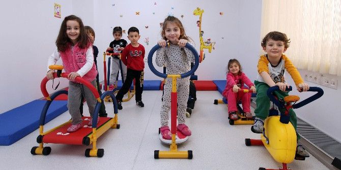 Yenimahalle’nin Çocuklarına Minik Spor Aletleri