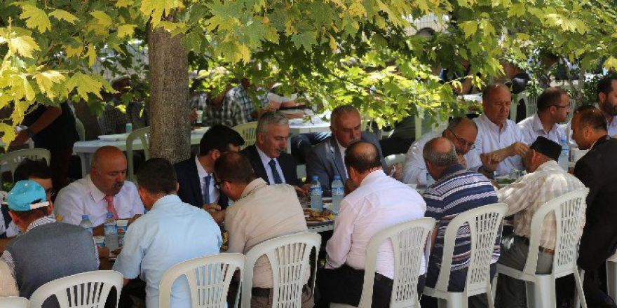 Vali Kamçı, Şehitlerimizin Mevlidine Katıldı