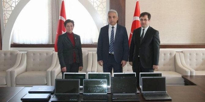 Daka’dan Köy Okullarına Bilgisayar Yardımı
