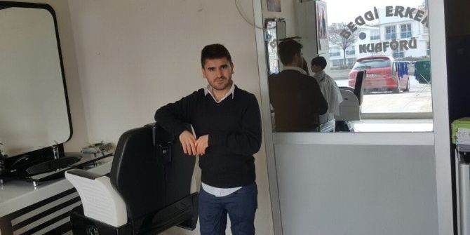 Kuaföre Giren Hırsızlar, Alacak Bir Şey Bulamayınca Muhabbet Kuşunu Çaldı