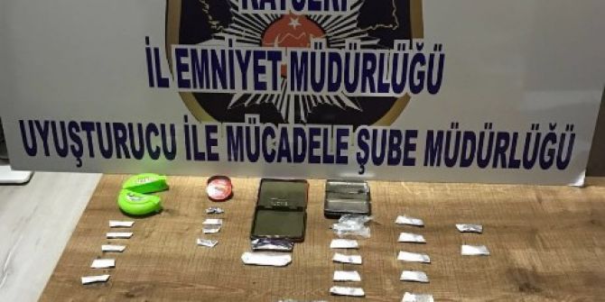 Sakız Kutularından Uyuşturucu Çıktı