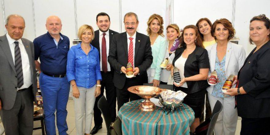 Kutnu Ayakkabı Görücüye Çıktı