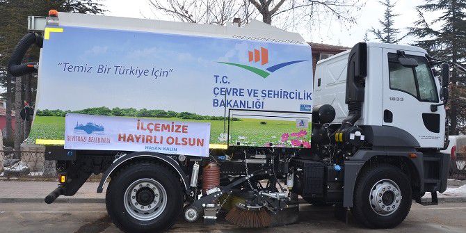 Seyitgazi Belediyesi’ne Yol Süpürme Ve Temizleme Aracı