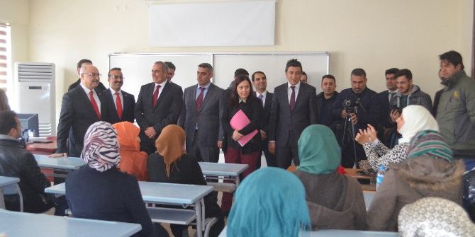 Bingöl’de Türkçe Öğrenen Suriyeliler Sertifika Aldı