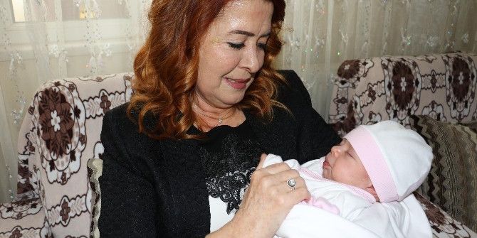 Ailelerin Bebek Mutluluklarına Ortak Oluyorlar