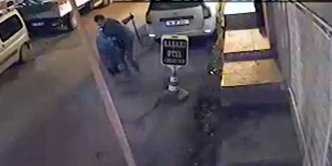 Yaşlı Kadını Gasp Kamerada