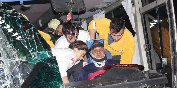 Denizli’de Zincirleme Kaza: 17’si Öğrenci 25 Yaralı