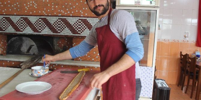 Atanma Umutlarını Yitiren Üniversite Öğrencileri Çıraklığa Başladı