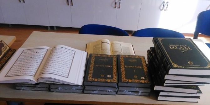 Diyanetten Seydi Resul İmam Hatip Ortaokuluna Kitap Desteği
