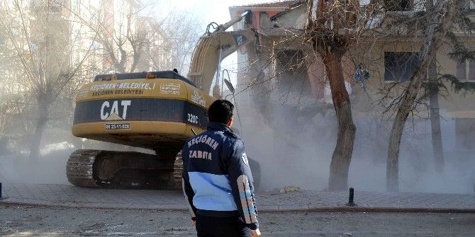 Zabıtadan Metruk Yapılara Sıkı Takip
