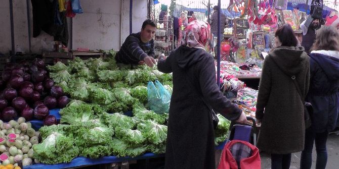 Vatandaşlar Pazarda Pahalılıktan Yakındı