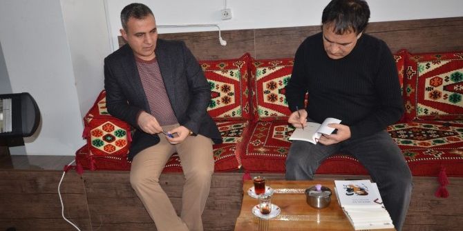 Başkan Yikit ‘Öykü Atölyesi’ni Ziyaret Etti