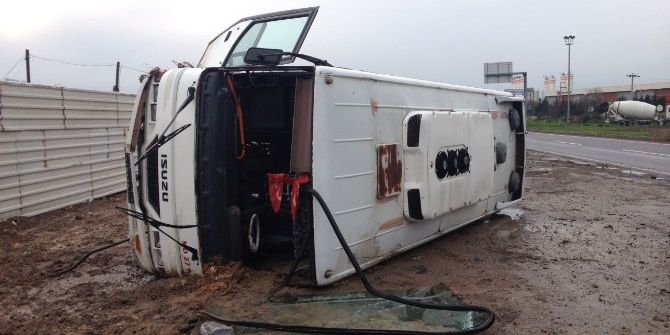 Aliağa’da İşçi Servisi Devrildi: 12 Yaralı