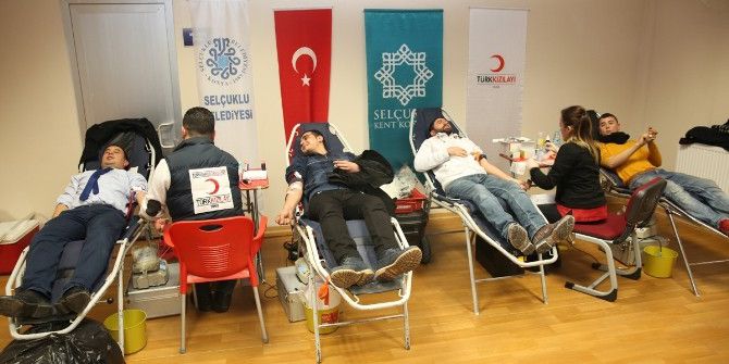 Selçuklu Kent Konseyinden Kızılay’a Destek