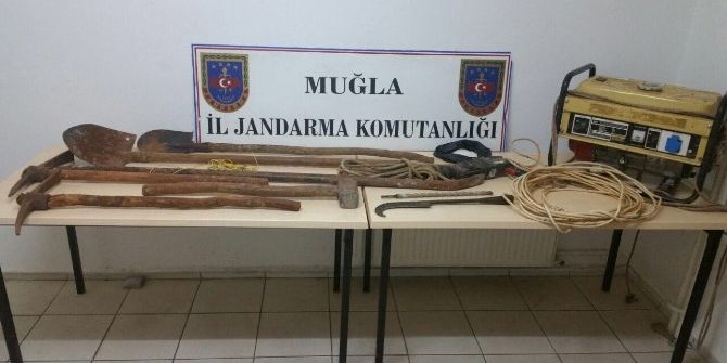 Seydikemer’de Kaçak Kazı Yapan 4 Kişi Yakalandı