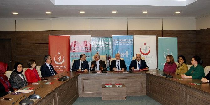 Gereksiz Antibiyotik Kullanımı Masaya Yatırıldı