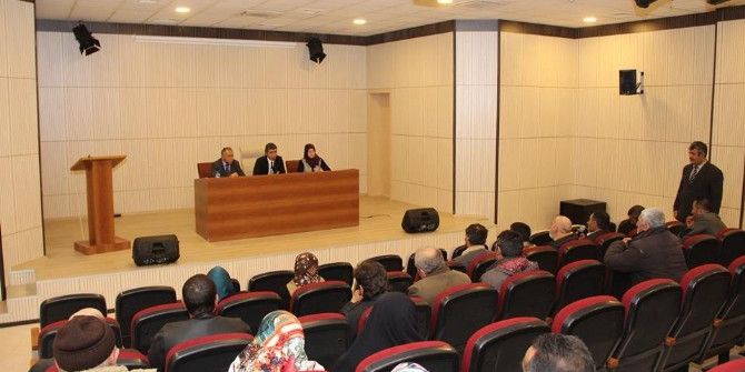 Oltu’da Halk Günü Toplantısında İşsizler İş İstedi